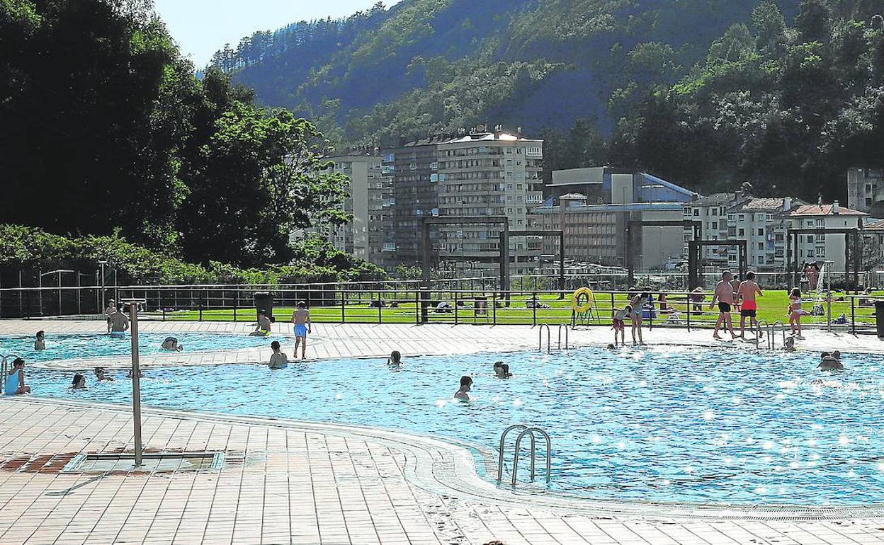 Piscina y verano van de la mano El Correo